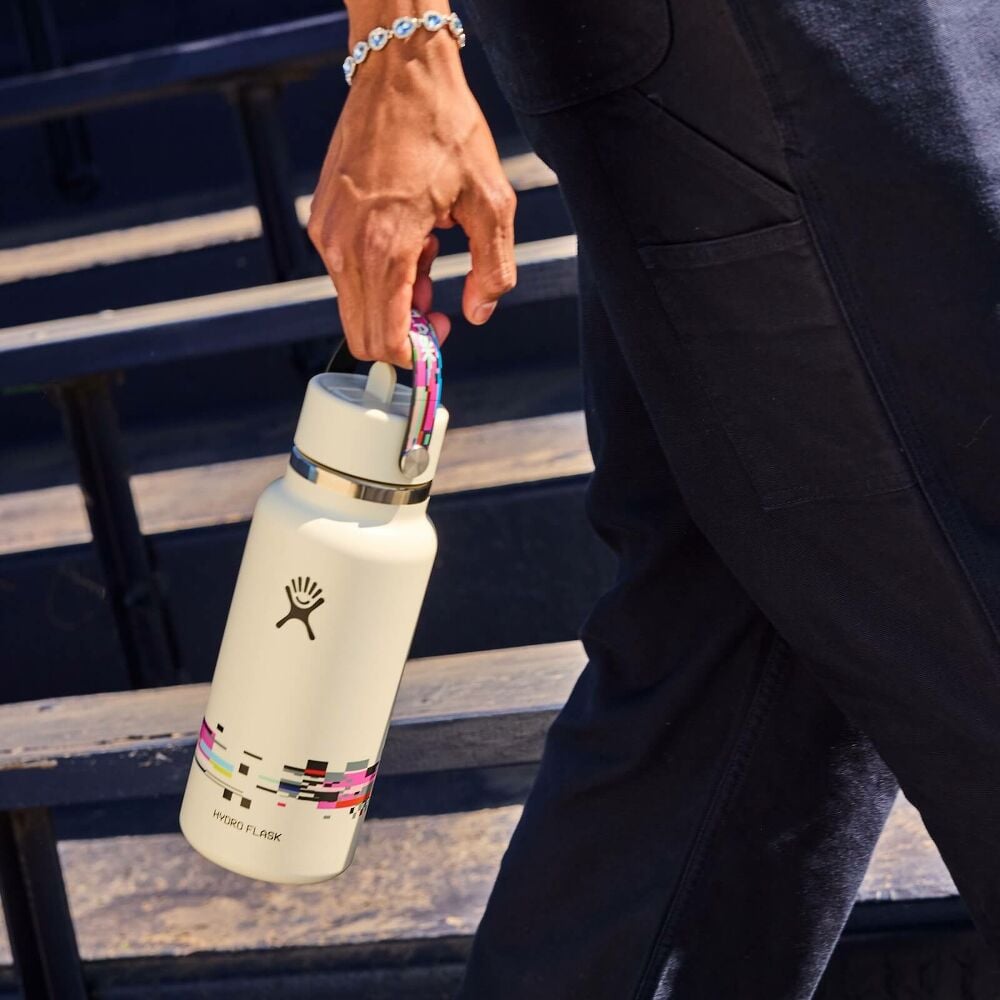 Glitch Collection - 32 oz Bottle with Flex Straw Cap - Glitch White
